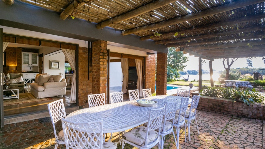 3 Bedroom Property for Sale in The Coves North West